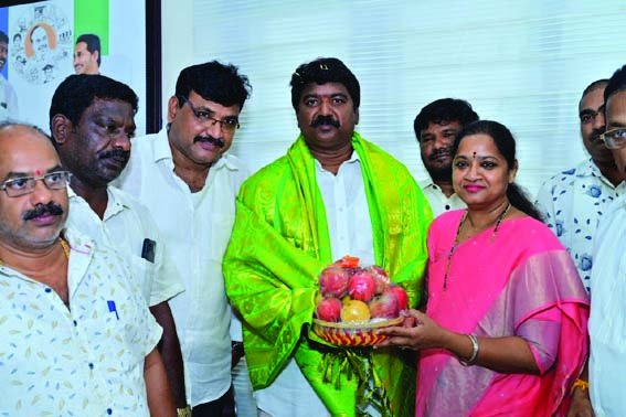    టిటిడి సభ్యులు సతీష్‌కు పలువురి శుభాకాంక్షలు