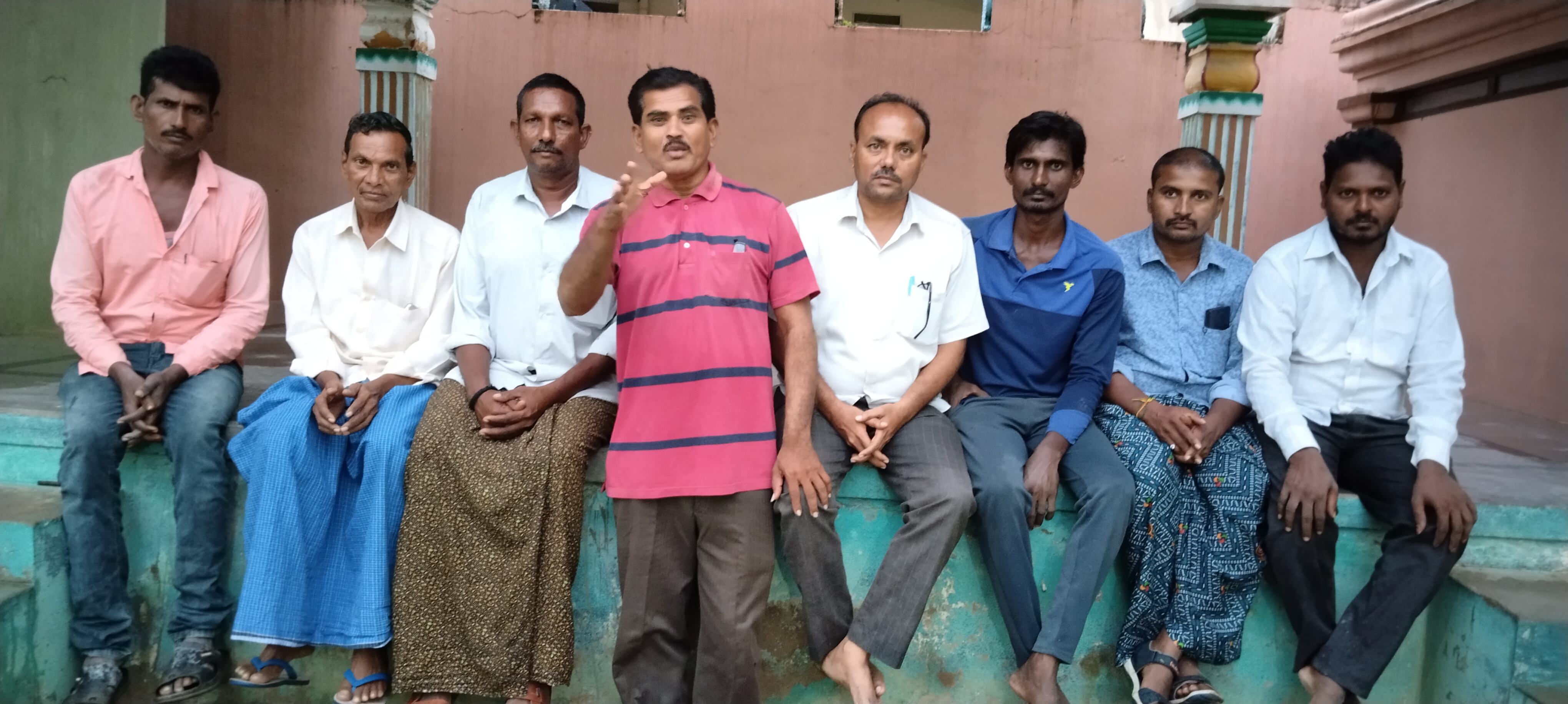 దేవాలయ భూముల సాగుదారులకు సిసిఆర్సీ కార్డులుఇవ్వాలి