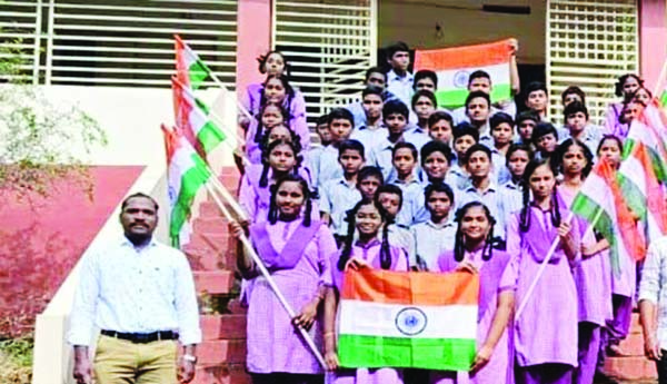 పాఠశాలల్లో చంద్రయాన్‌-3 సంబరాలు