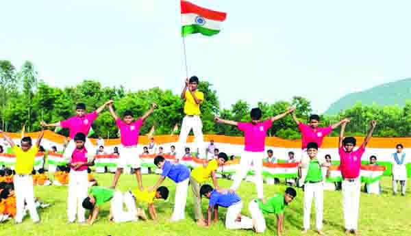 'అయ్యన్న'లో ముందస్తుగా స్వాతంత్య్ర దినోత్సవం