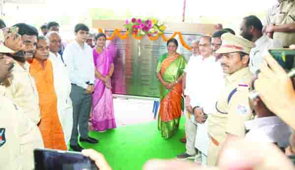 అనకాపల్లి అభివృద్ధికి కృషి