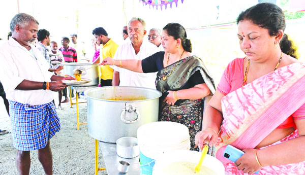 అన్న క్యాంటీన్‌కు దాతల సహకారం అభినందనీయం