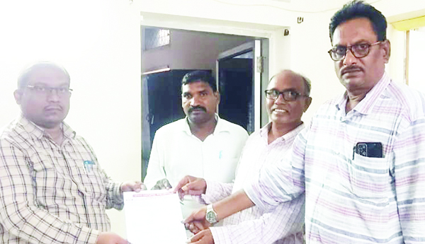 పులులు, ఏనుగుల నుంచి రక్షణ కల్పించాలి