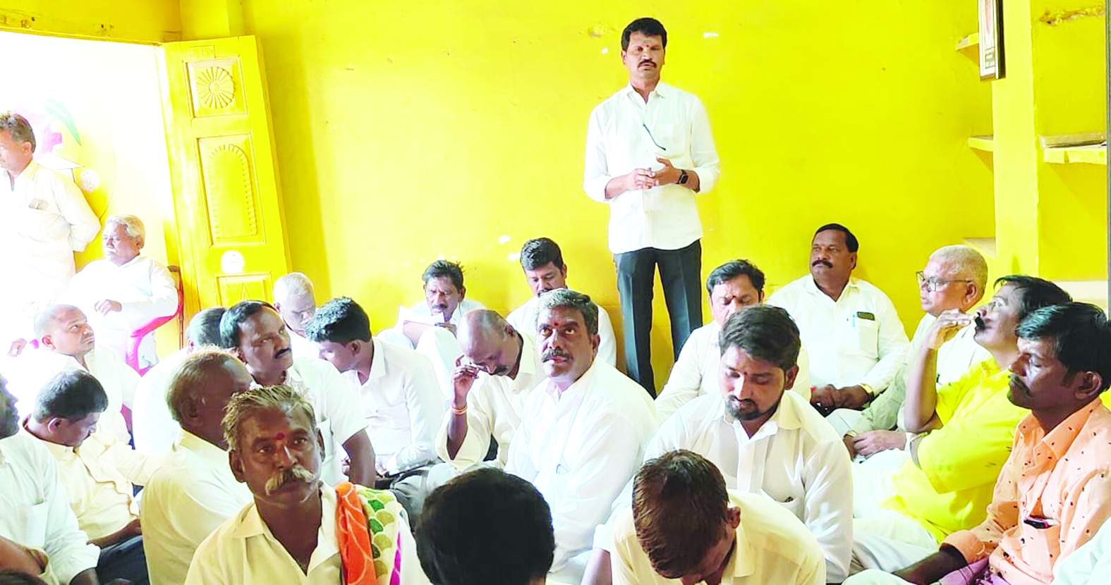 సమావేశంలో మాట్లాడుతున్న విజయభాస్కర్‌ గౌడ్‌