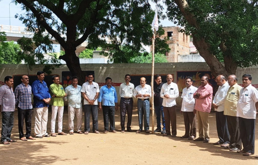 మాట్లాడుతున్న యుటిఎఫ్‌ రాష్ట్ర ఆడిట్‌ కమిటీ సభ్యులు ఎం.వెంకట సుబ్బారెడ్డి