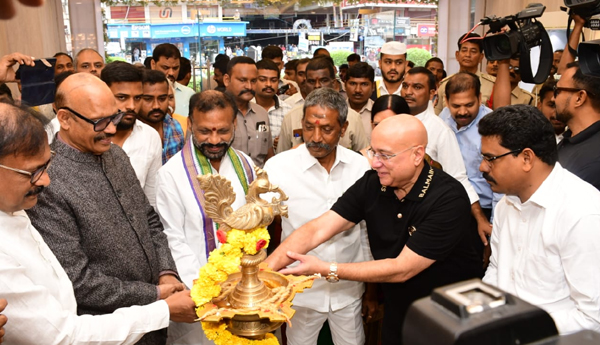 Lalitha-Jewelers-showroom-opening-in-Kurnool
