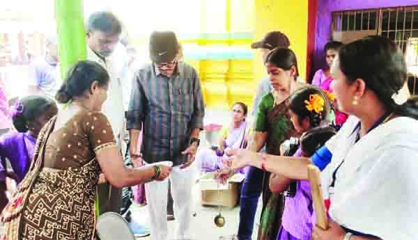 మధ్యాహ్న భోజనాన్ని పక్కాగా అమలు చేయాలి