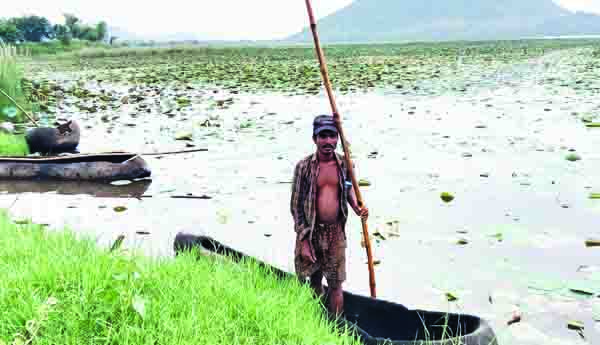 మూడేళ్లుగా..సాగని చేపల వేట