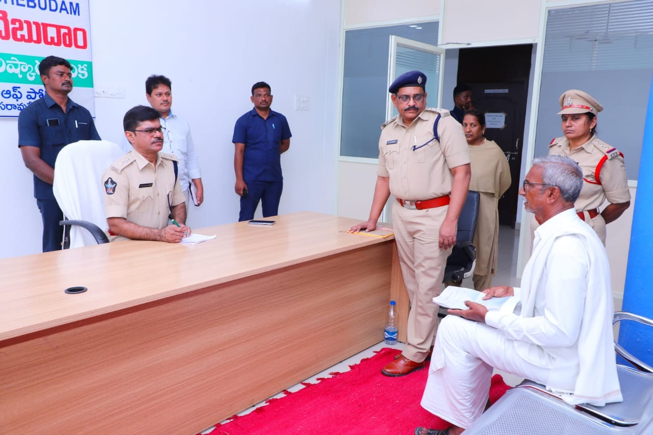 ఫిర్యాదుల పరిష్కారానికి ప్రాధాన్యం