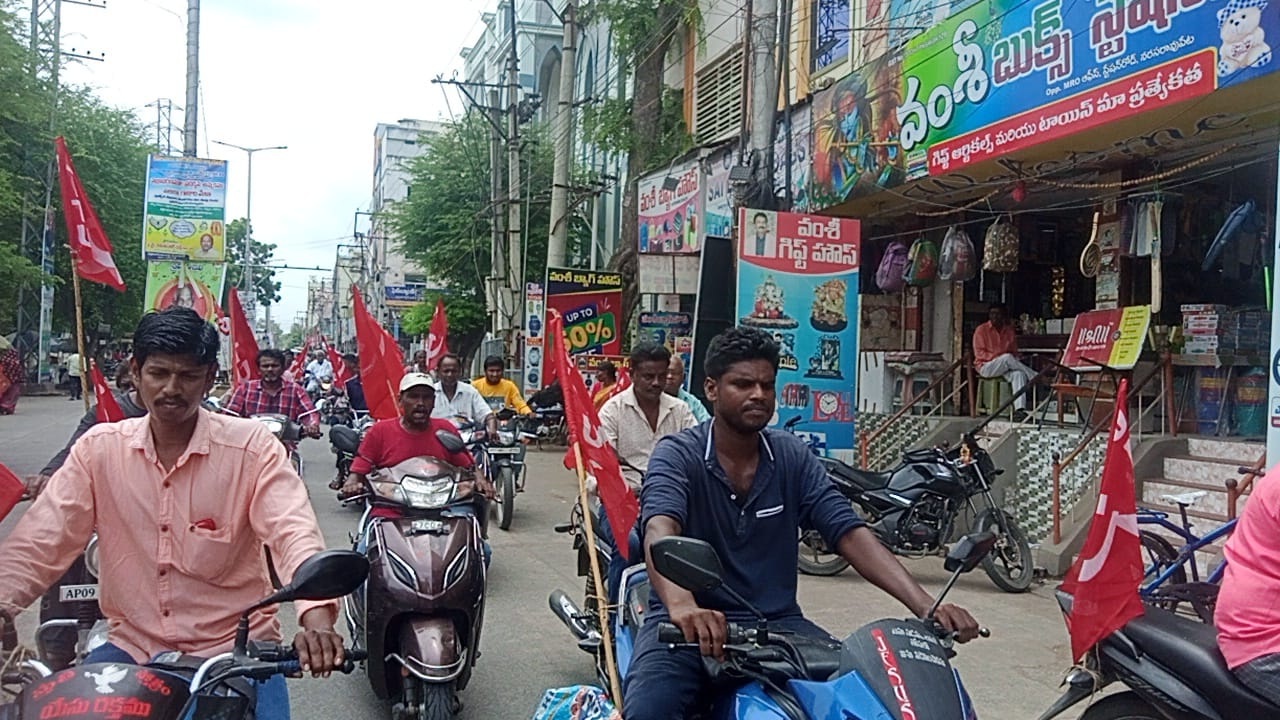 చప్పట్లతో కడుపులు నిండవని గుర్తించండి
