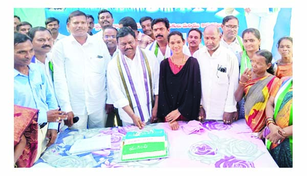 170 కోట్లతో సంక్షేమ పథకాలు