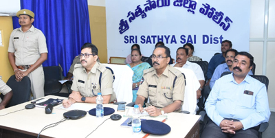 వ్యవహరించాలి