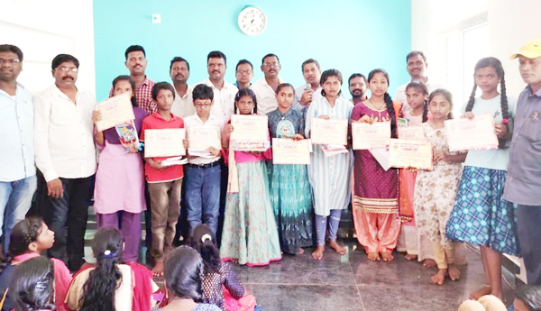 వ్యాసరచన పోటీలతో మేధాశక్తి