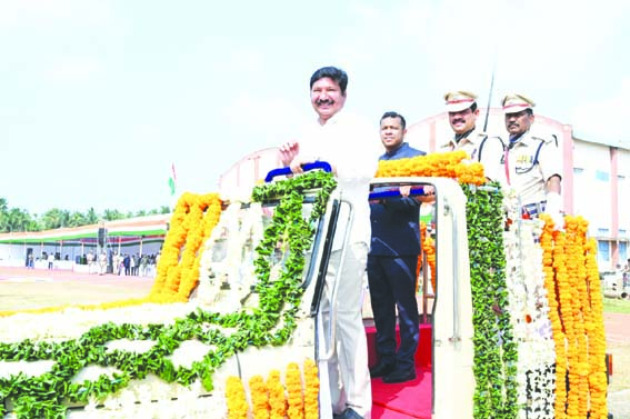  మువ్వన్నెల జెండా రెపరెపలు