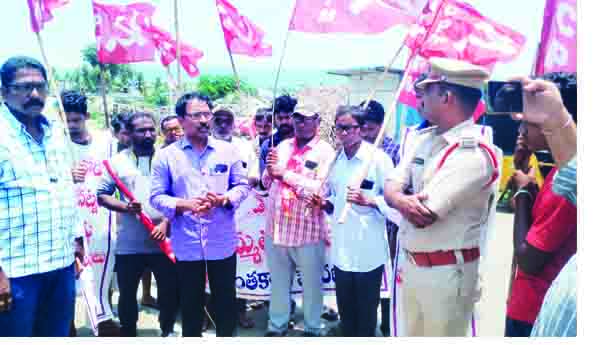 వారం రోజుల్లో రోడ్డు మరమ్మతు పనులు