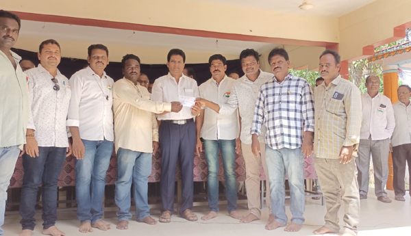Donation-of-Rs.25-thousand-to-the-high-school