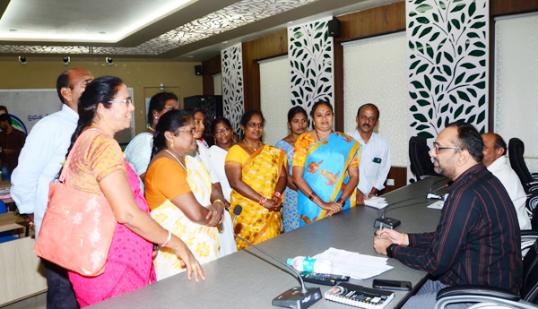 ఉద్యోగుల స్పందనకు 26 అర్జీలు