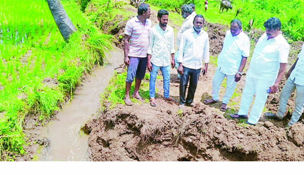 పంట పొలాలకు నీరు విడుదల
