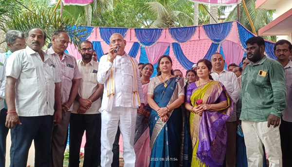 Jagan-implementing-Gandhiji's-Gram-Swaraj-Minister-Venu