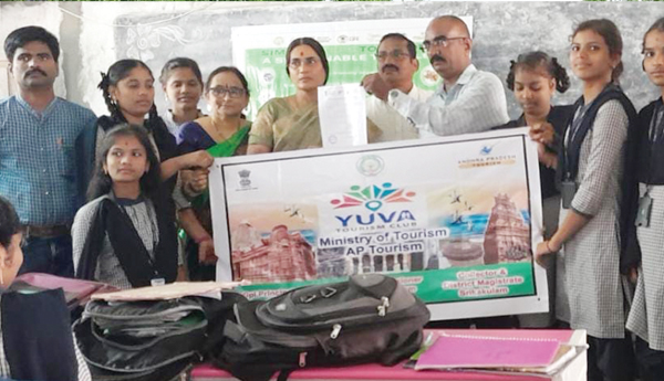ప్లాస్టిక్‌ నిషేధంతోనే పరిసరాల పరిశుభ్రత