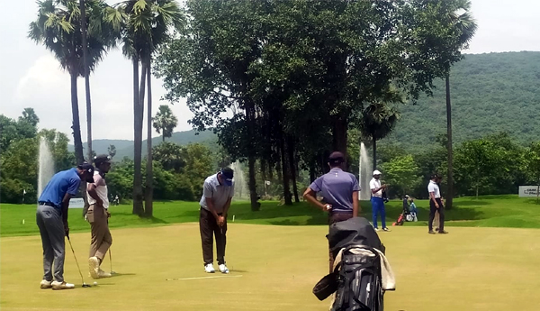 హోరాహోరీగా పిజిఐటి గోల్ఫ్‌ టోర్నీ