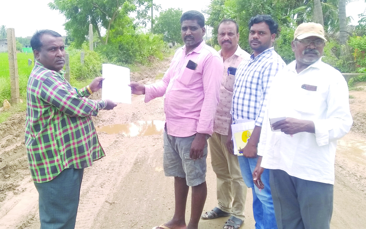 త్వరలో బురుగుగూడెం-చిత్తపూరు రోడ్డుకు మరమ్మతులు