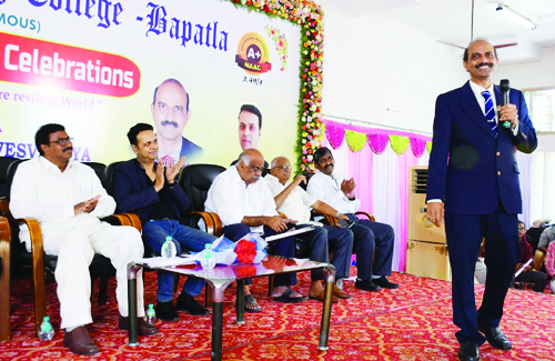 బాపట్ల ఇంజనీరింగ్ కళాశాలలో  ఇంజనీర్స్ డే కార్యక్రమంలో మాట్లాడిన ఇస్రో శాస్త్ర వేత్త శ్రీనివాసరావు