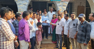 ఉద్యోగుల నిరసన