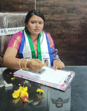 తనయుడి హస్తం