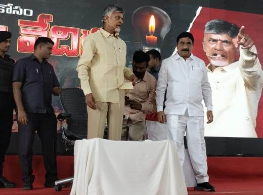 రాయదుర్గం అభ్యర్థి 'కాలవ'