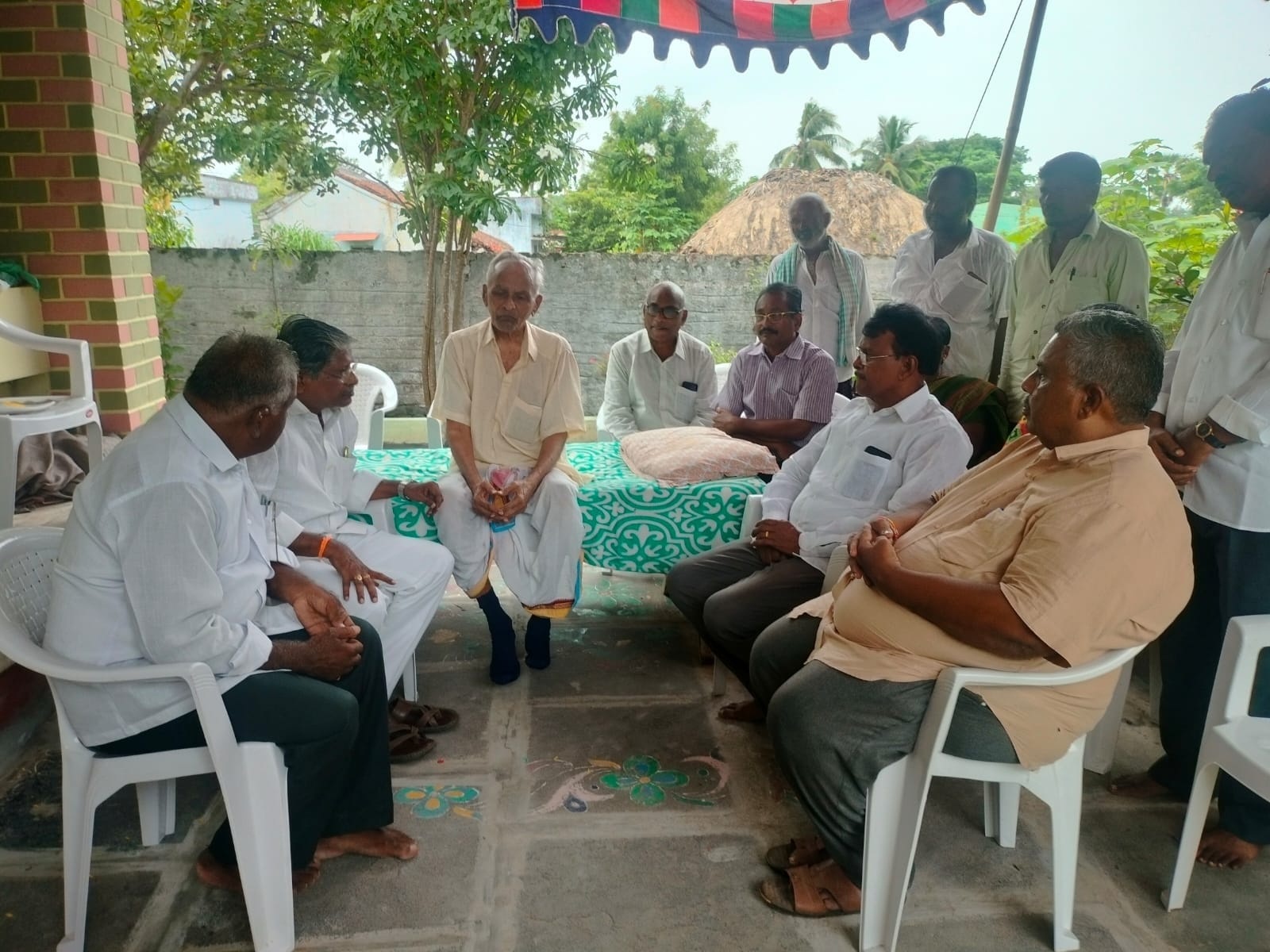 పాపారావు కుటుంబానికి పరామర్శ