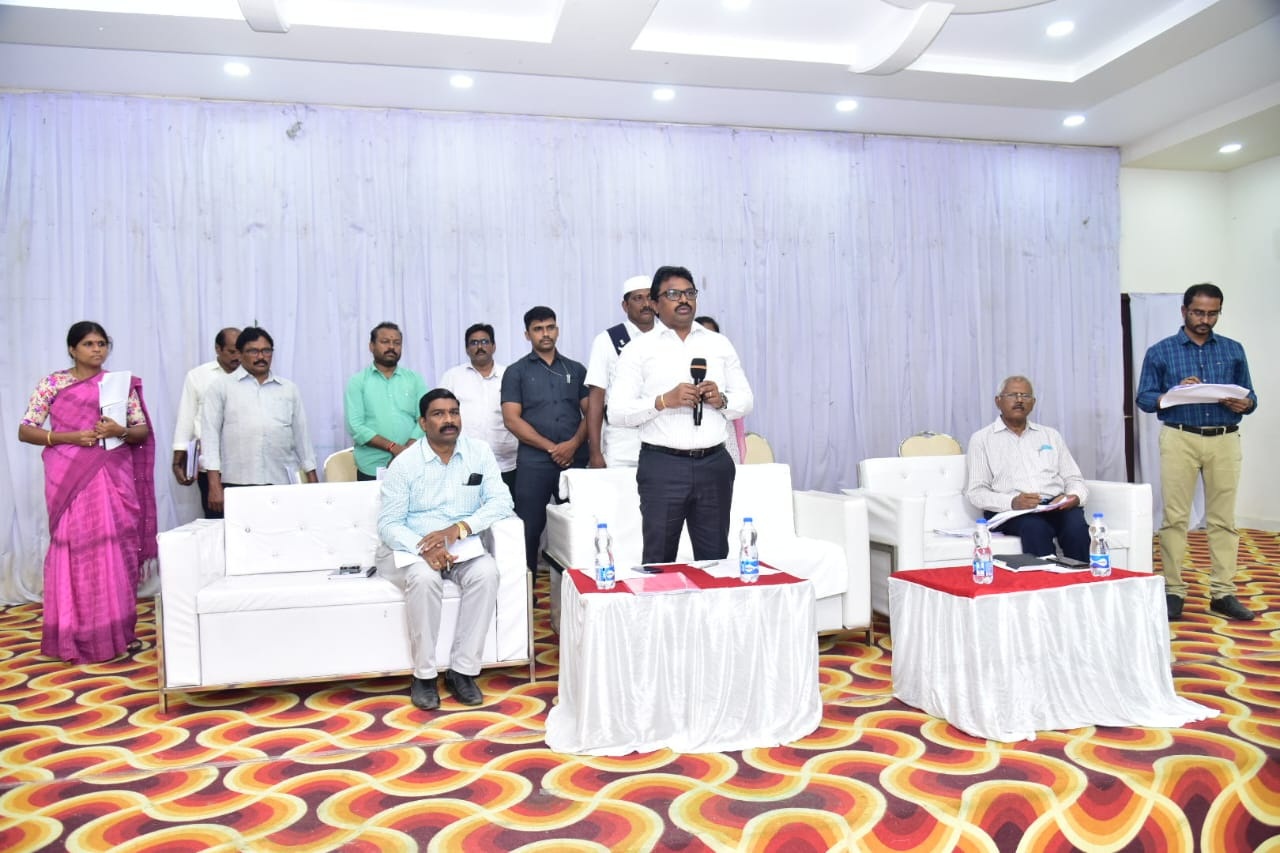 బిఎల్‌ఒలు విధుల్లో నిర్లక్ష్యం వహిస్తే చర్యలు : కలెక్టర్‌