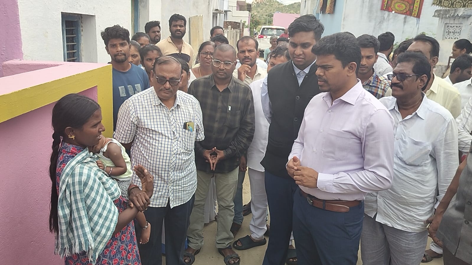 ఇంటింటికీ 'జగనన్న ఆరోగ్య సురక్ష' కార్యక్రమం : కలెక్టర్‌