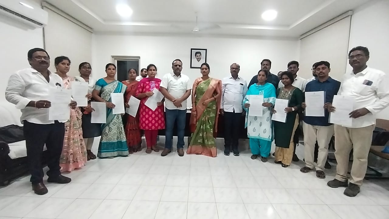 నియామక ఉత్తర్వులు అందజేత
