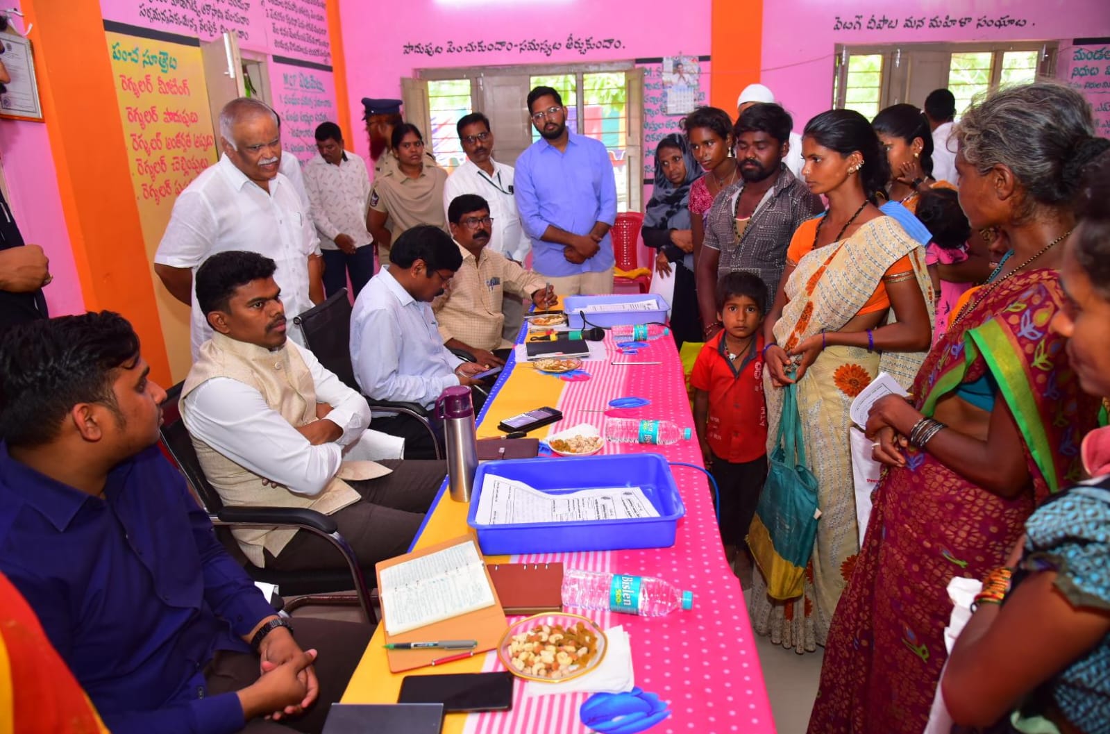 అర్జీలపై నిర్లక్ష్యం చేయొద్దు : కలెక్టర్‌
