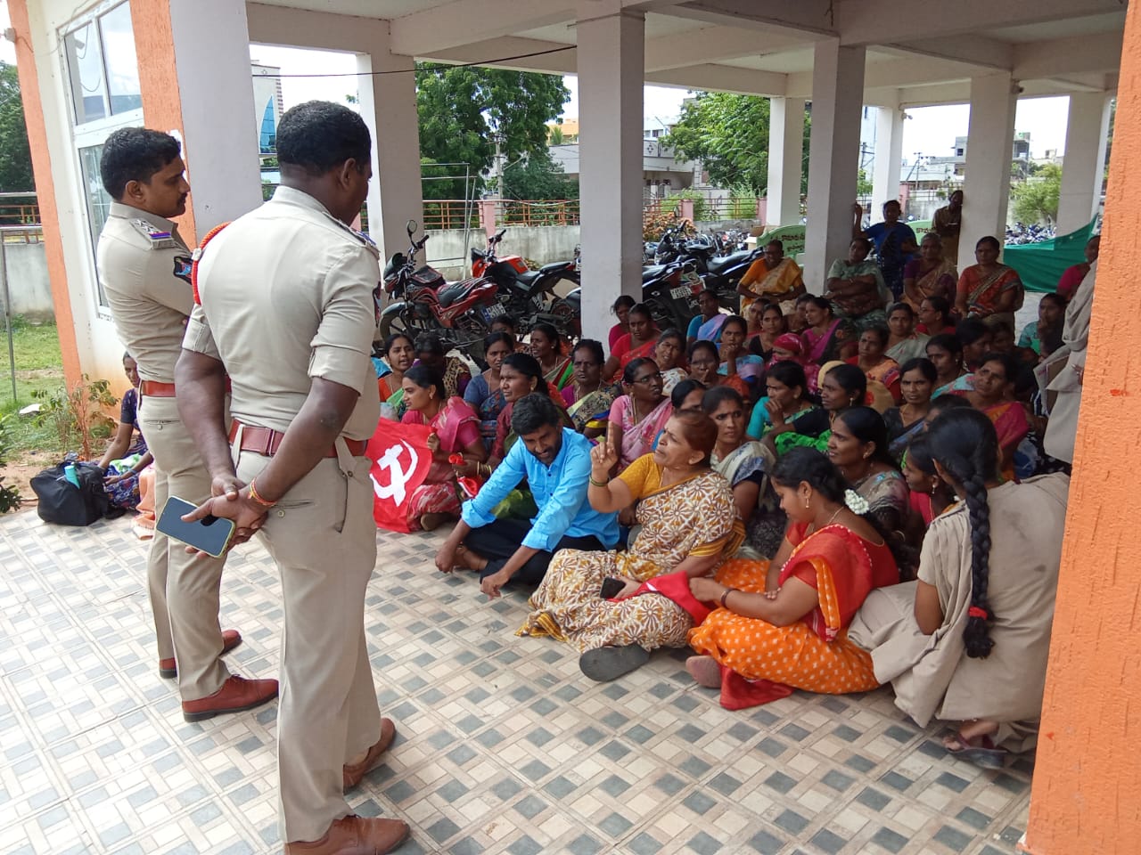 అరెస్ట్‌ల పర్వం... ఉద్రిక్తత...
