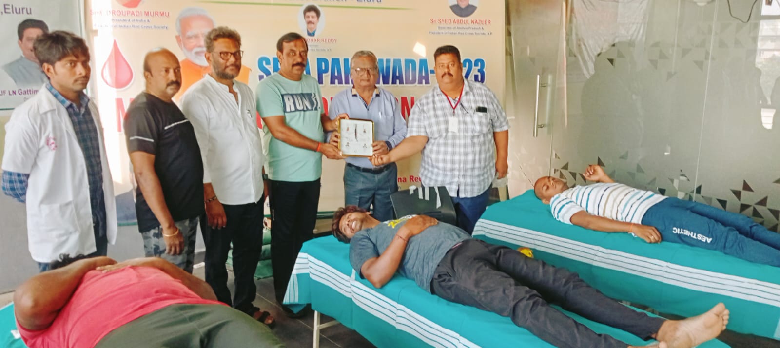 రక్తదానం శిబిరంలో 66 మంది యువకుల రక్తదానం