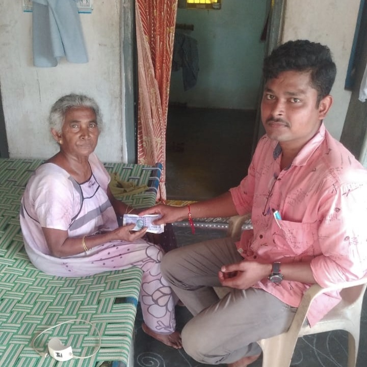 వాలంటీర్‌ ఔదార్యం