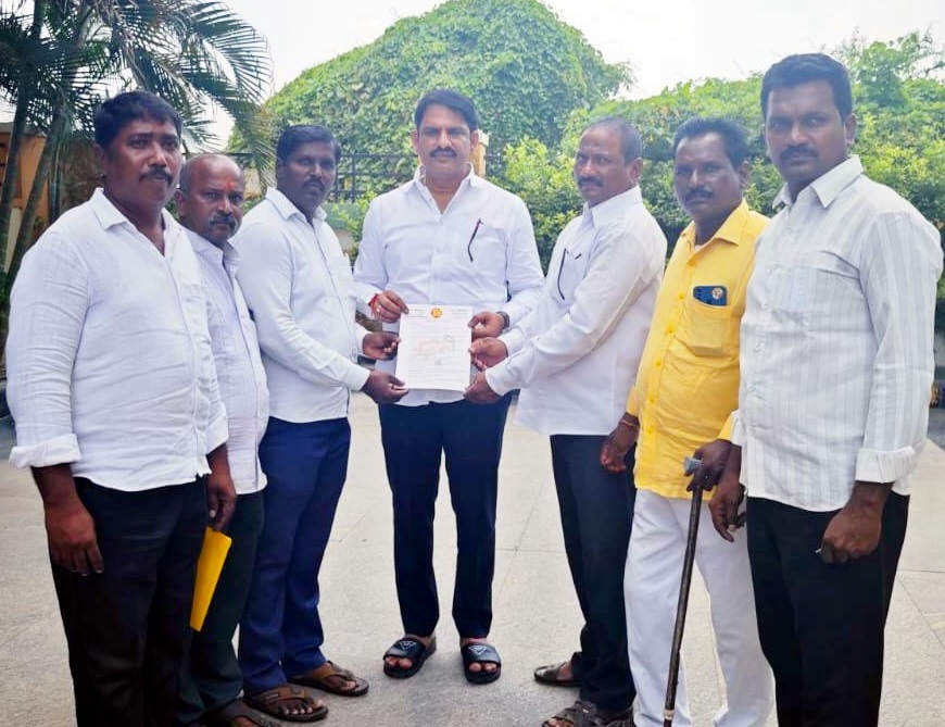 బాపట్ల పార్లమెంట్ అధ్యక్షులు, పర్చూరు ఎమ్మెల్యే ఏలూరి సాంబశివరావు