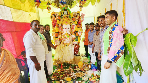 ఈదుపల్లి సర్పంచ్ చింతల పవన్ కుమార్‌కు వినాయక కమిటీ ప్రతినిధులు స్వాగతం