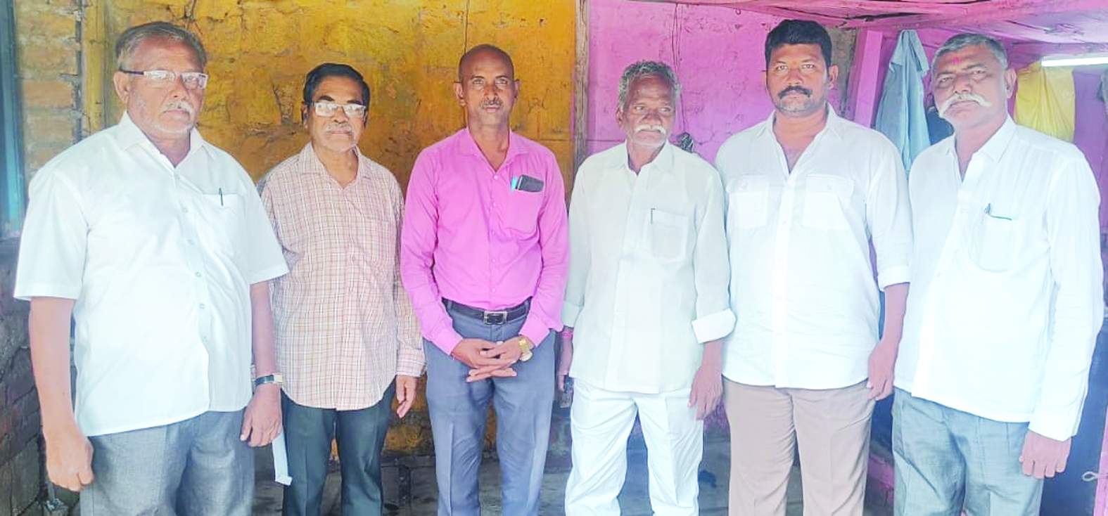 వివరాలు వెల్లడిస్తున్న నిర్వాహకులు