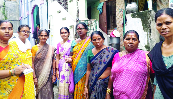 రేషన్‌ డిపోల ద్వారా 14 రకాల సరుకులివ్వాలి