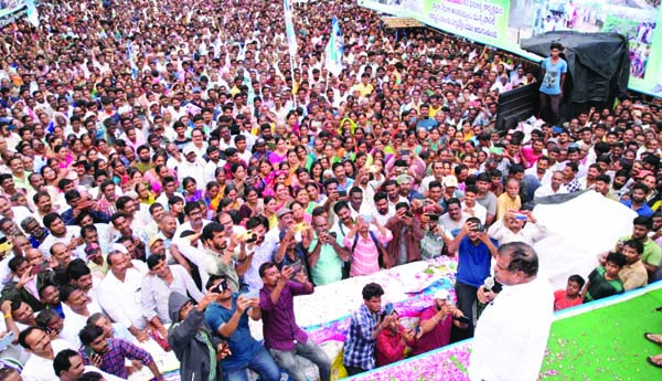 మన్యం రాజకీయాలపై బొత్స గురి