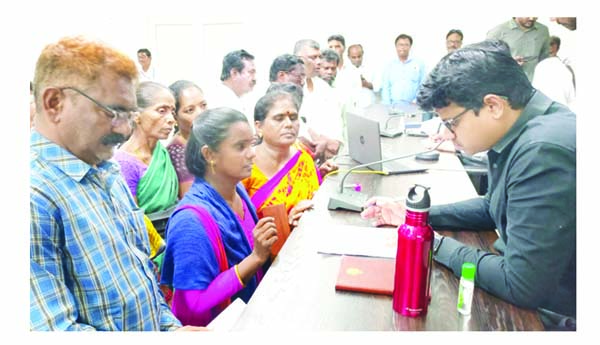 మధ్యాహ్న భోజన కార్మికుల ధర్నా