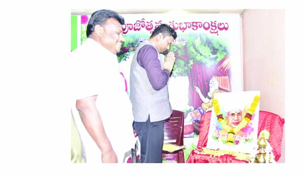 ఉపాధ్యాయుల కృషితో ఉత్తమ ఫలితాలు : కలెక్టర్‌