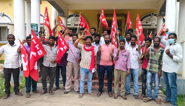 CPM-dharna-at-RDO-office