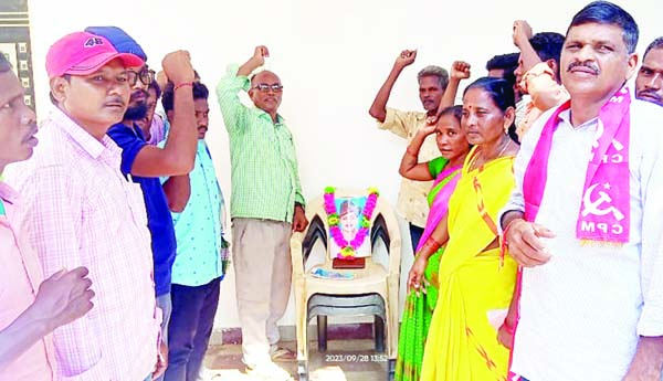 స్టీల్‌ ప్లాంట్‌ పరిరక్షణ ఉద్యమించాలి : సిపిఎం