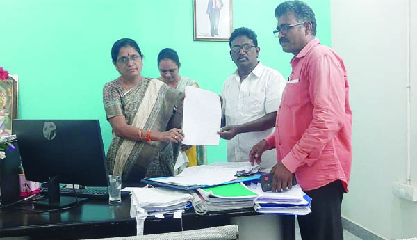  ఉపాధ్యాయులను నియమించండి