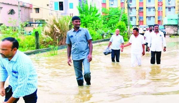 పట్టణాన్ని వీడని ముప్పు
