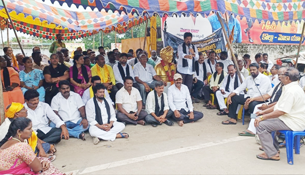 We-will-show-the-YCP-government-what-TDP-is-capable-Former-minister-Kollu